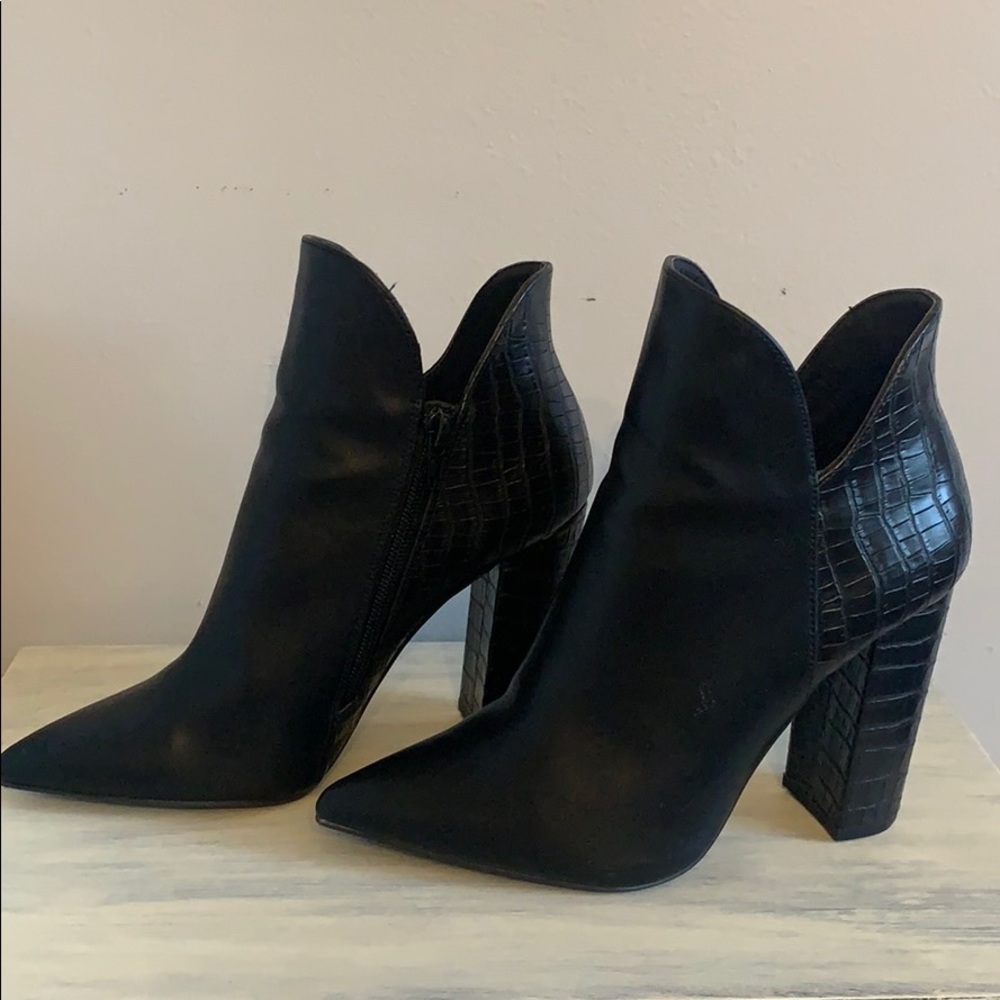 Vici Collection black heeled booties